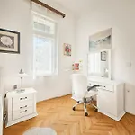 Leona Authentic Beachfront 2br By Irundo Apartamento Opatija