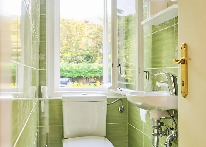 Leona Authentic Beachfront 2br By Irundo Opatija