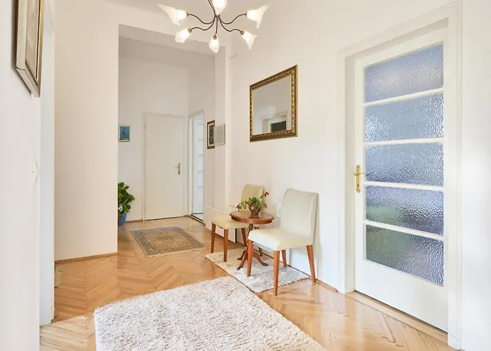 Apartamento Leona Authentic Beachfront 2br By Irundo Opatija