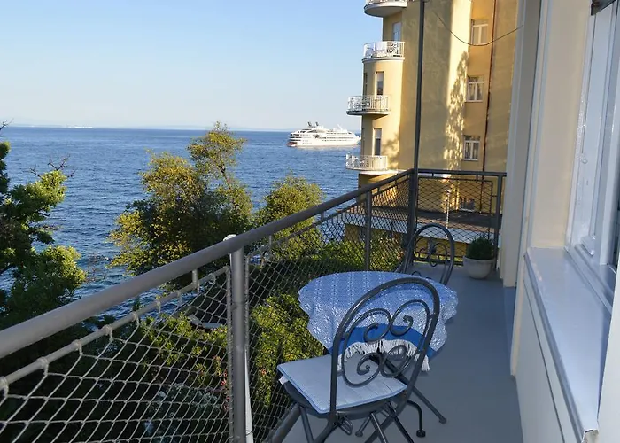 Apartamento Leona Authentic Beachfront 2br By Irundo