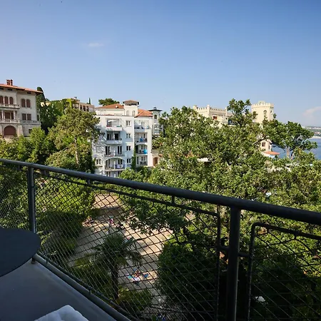 Leona * Opatija