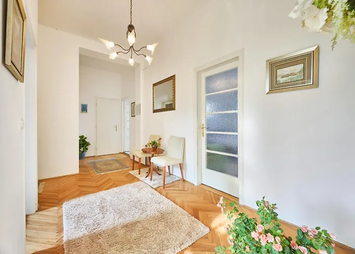 Apartment Leona Authentic Beachfront 2br By Irundo *