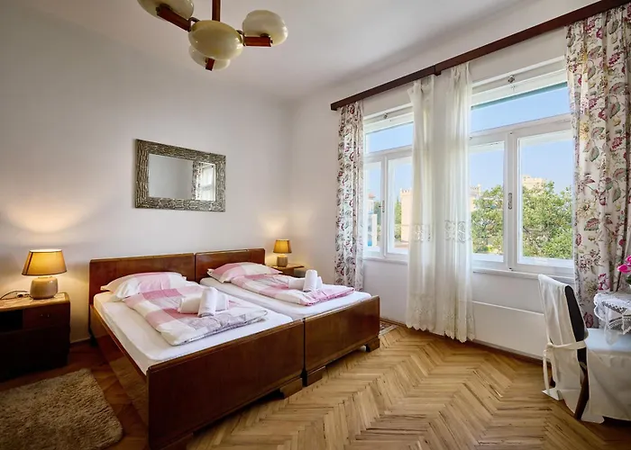 Leona Authentic Beachfront 2br By Irundo Apartment Opatija