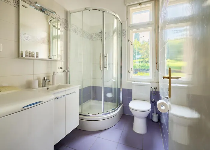 Leona Authentic Beachfront 2br By Irundo Appartement *